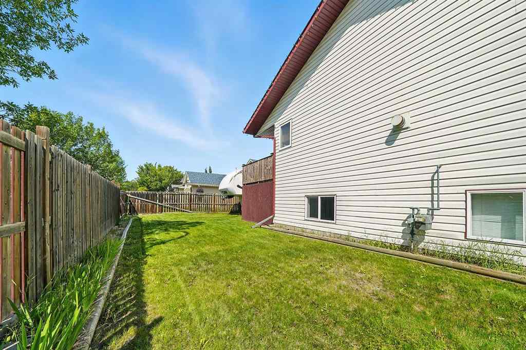 MLS® A2247705 - 108 Herder Drive  in Hewlett Park Sylvan Lake, Residential