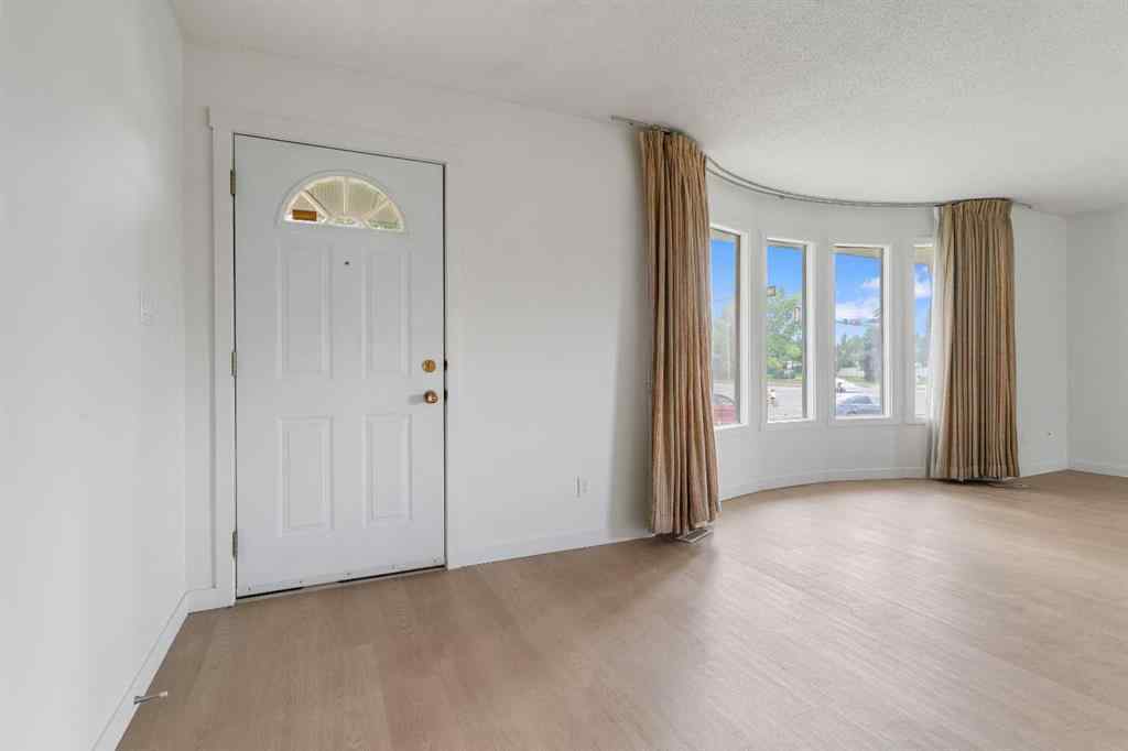 MLS® A2247709 - 6637 Poplar Drive  in Country Club Estates Grande Prairie, Residential