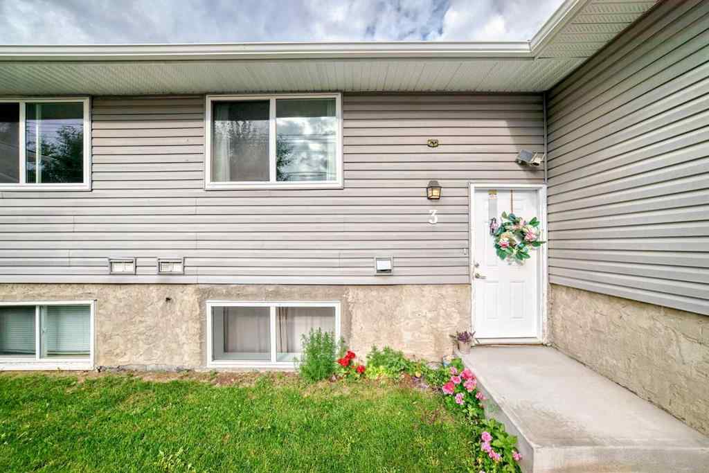 MLS® A2247712 - Unit #3 4547 7 Avenue SE in Forest Heights Calgary, Residential