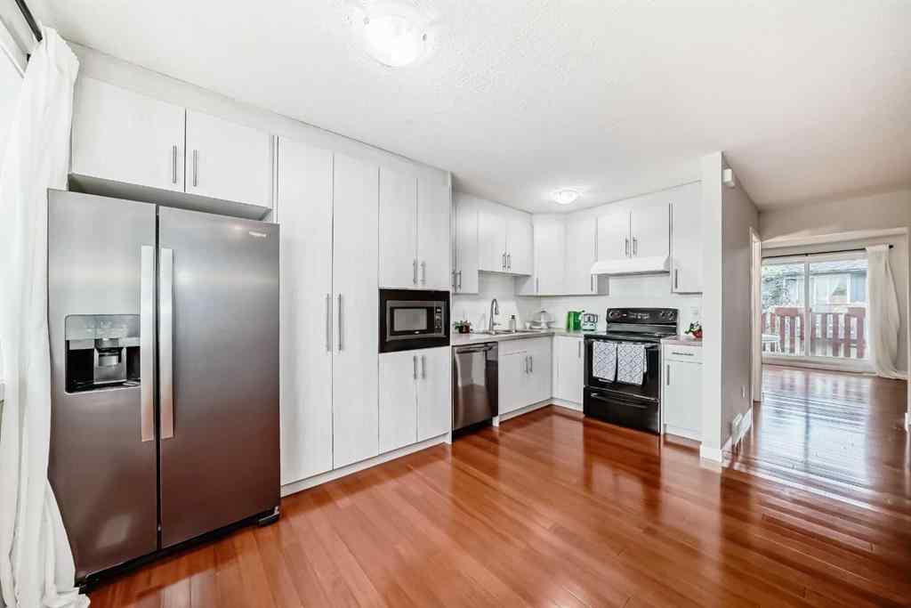 MLS® A2247712 - Unit #3 4547 7 Avenue SE in Forest Heights Calgary, Residential