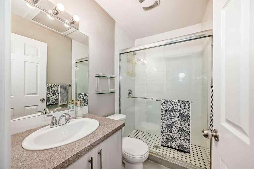 MLS® A2247712 - Unit #3 4547 7 Avenue SE in Forest Heights Calgary, Residential