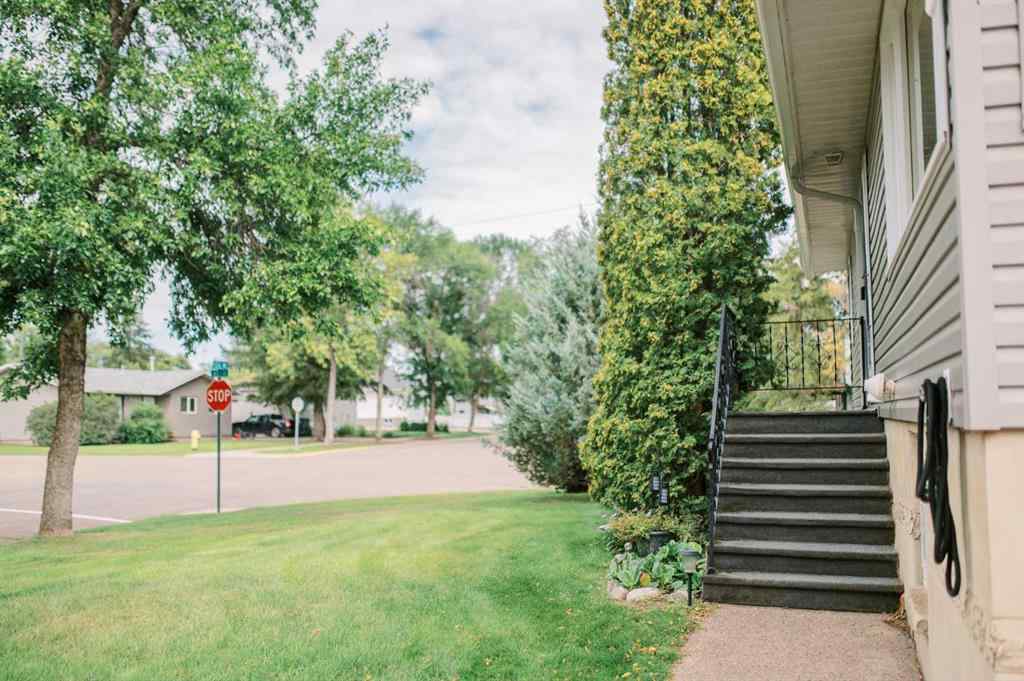MLS® A2247725 - 6101 50A Avenue  in Rosedale Stettler, Residential