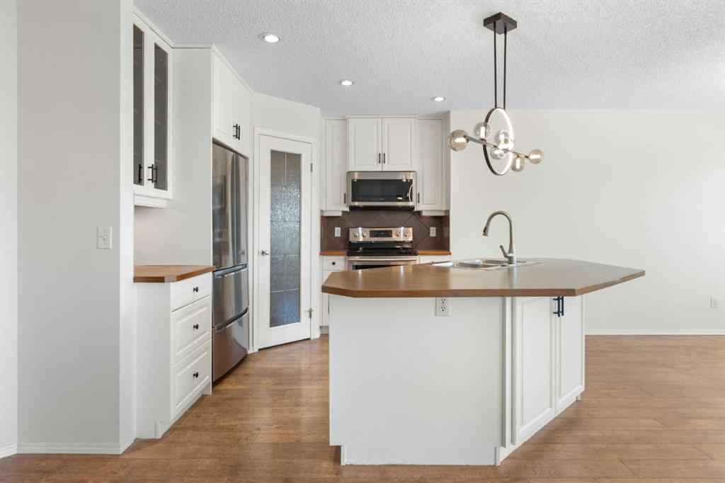 MLS® A2247728 - 21 Covebrook Close NE in Coventry Hills Calgary, Residential