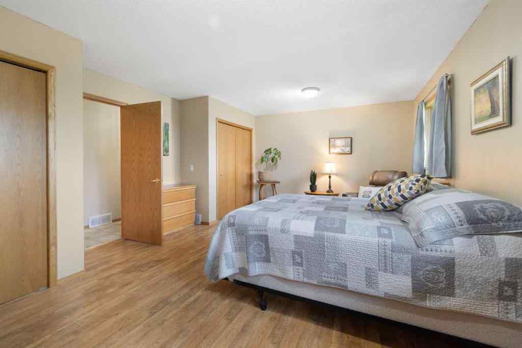 MLS® A2247734 - 233057 Range Road 282   in NONE Rural Rocky View County, Residential
