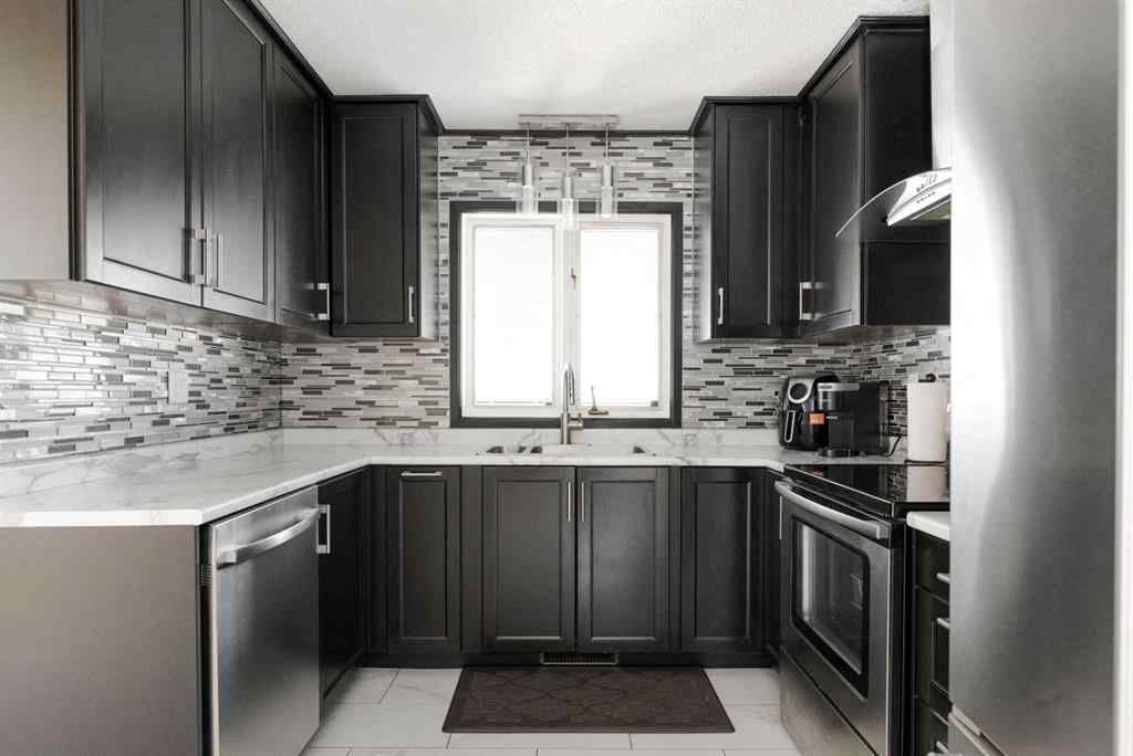 MLS® A2247738 - 32 Moberly Crescent  in Downtown Fort McMurray, Residential