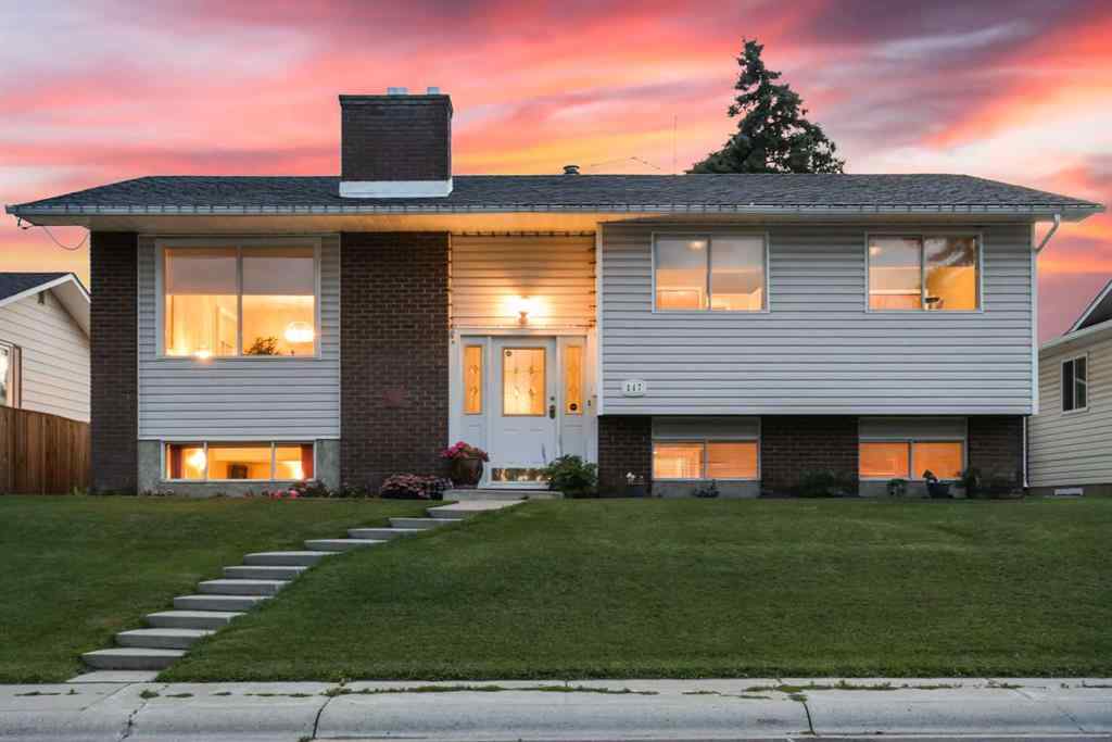 MLS® A2247745 - 147 Whitehorn Road NE in Whitehorn Calgary, Residential