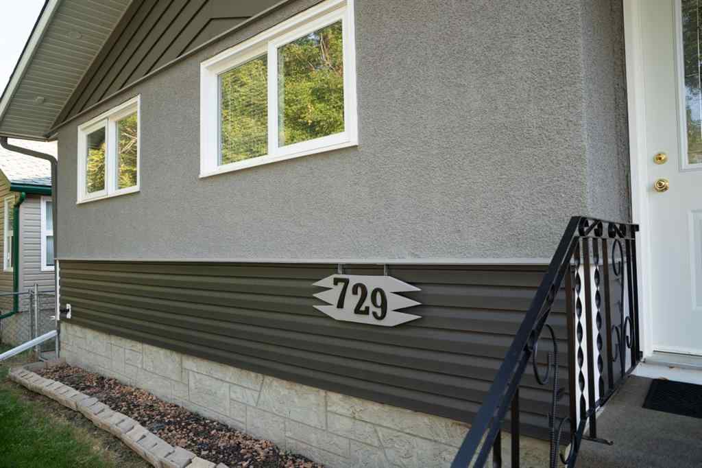 MLS® A2247747 - 729 8 Avenue  in Wainwright Wainwright, Residential