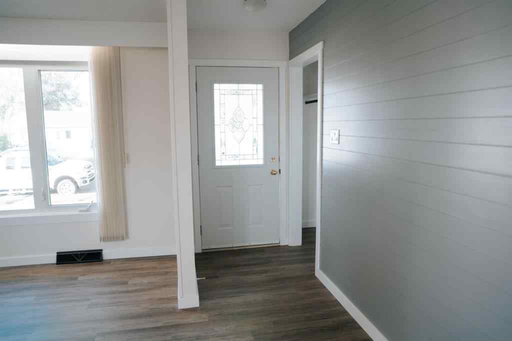 MLS® A2247747 - 729 8 Avenue  in Wainwright Wainwright, Residential
