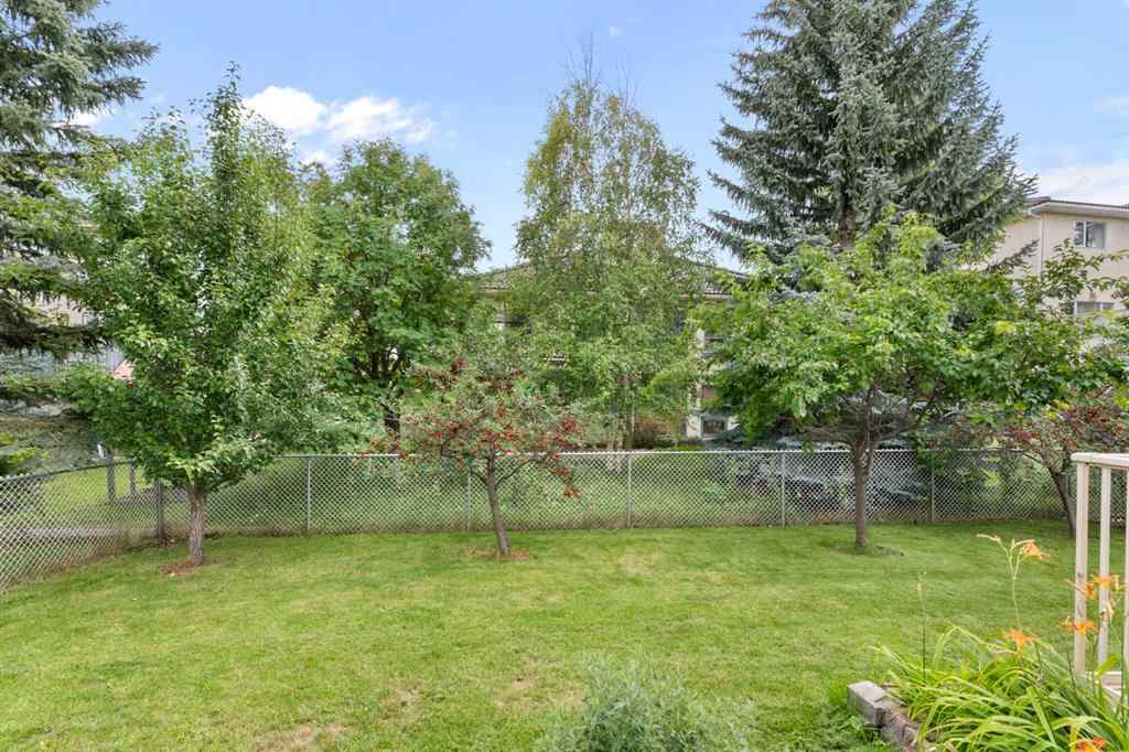 MLS® A2247757 - 105 Hamptons Square NW in Hamptons Calgary, Residential
