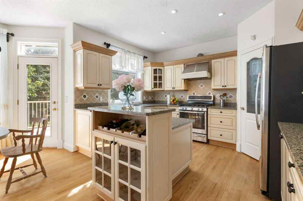 MLS® A2247757 - 105 Hamptons Square NW in Hamptons Calgary, Residential