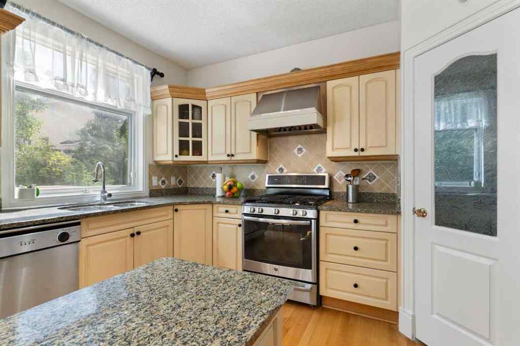 MLS® A2247757 - 105 Hamptons Square NW in Hamptons Calgary, Residential