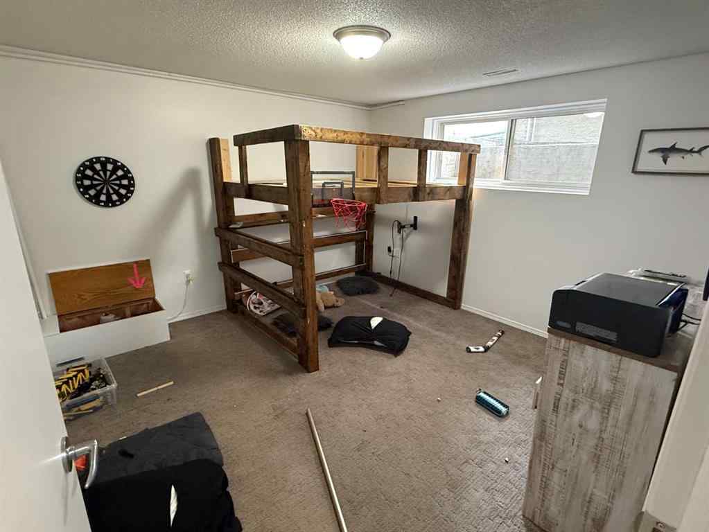 MLS® A2247759 - 725 Taylor Road SE in Ross Glen Medicine Hat, Residential