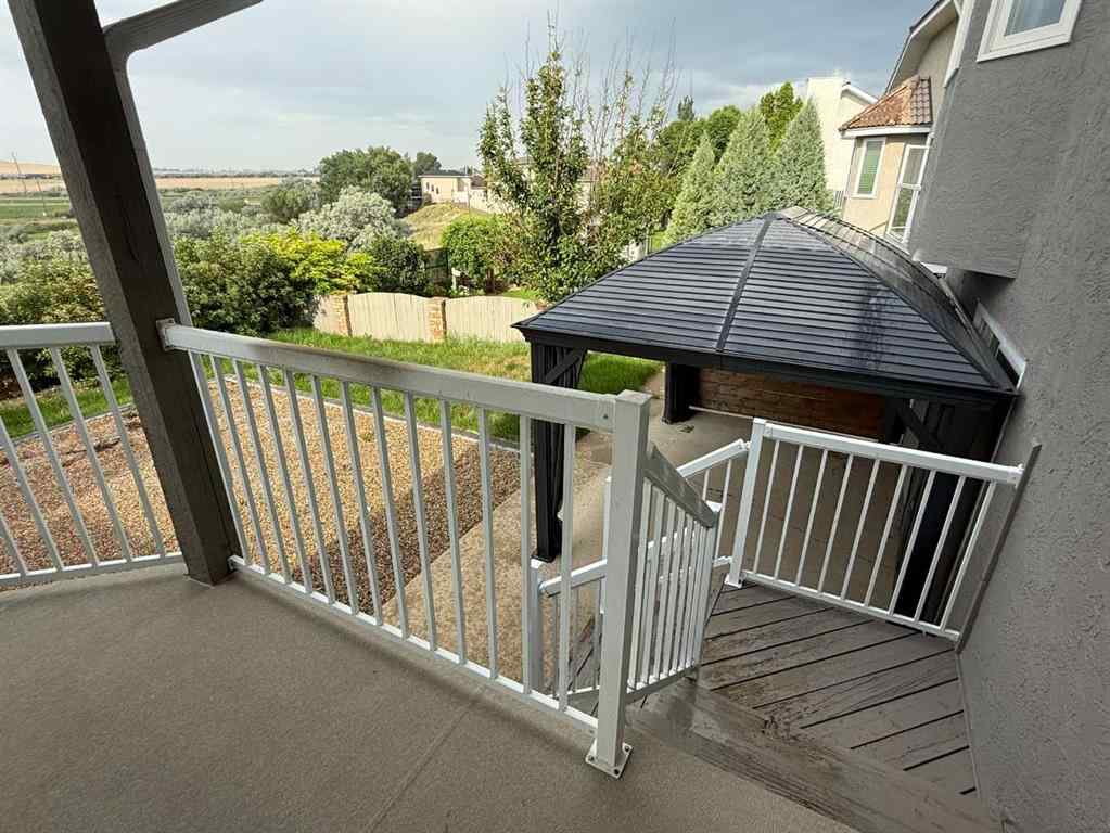 MLS® A2247759 - 725 Taylor Road SE in Ross Glen Medicine Hat, Residential