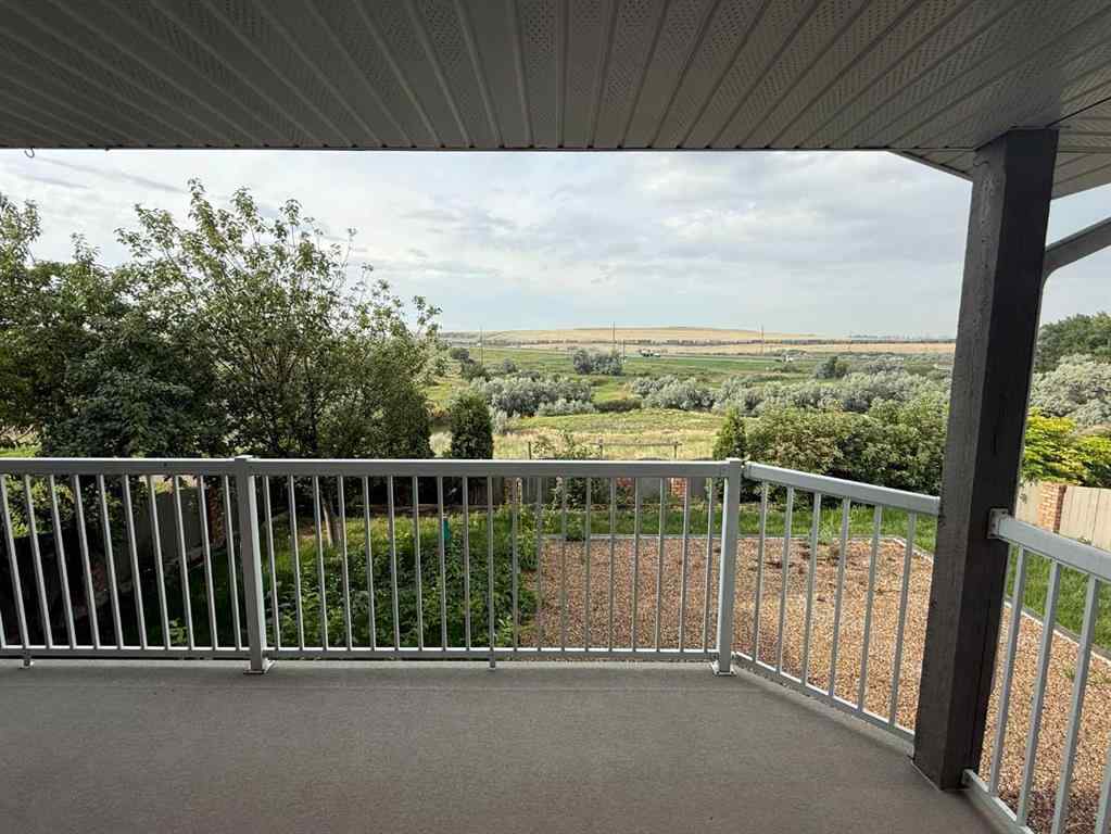 MLS® A2247759 - 725 Taylor Road SE in Ross Glen Medicine Hat, Residential
