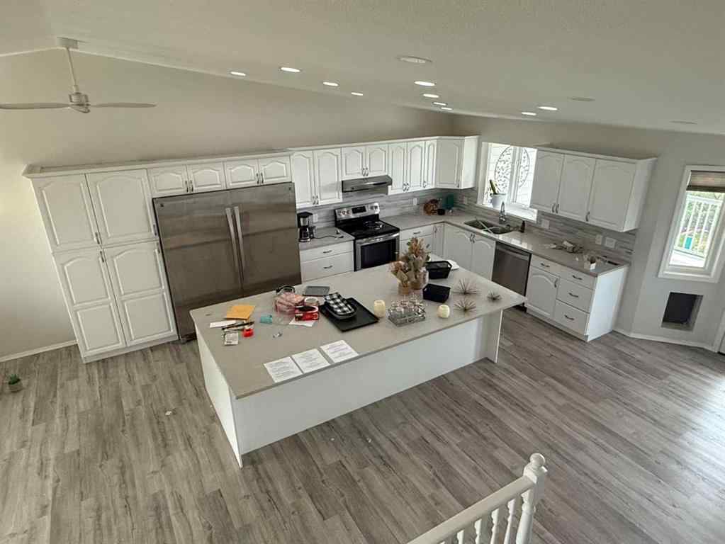 MLS® A2247759 - 725 Taylor Road SE in Ross Glen Medicine Hat, Residential