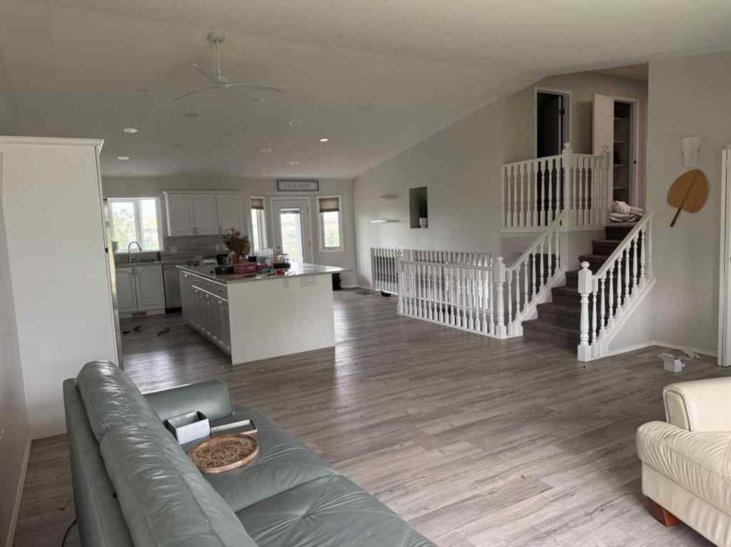MLS® A2247759 - 725 Taylor Road SE in Ross Glen Medicine Hat, Residential