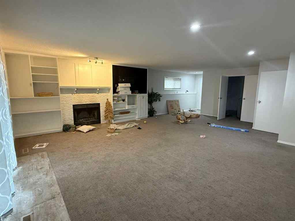 MLS® A2247759 - 725 Taylor Road SE in Ross Glen Medicine Hat, Residential