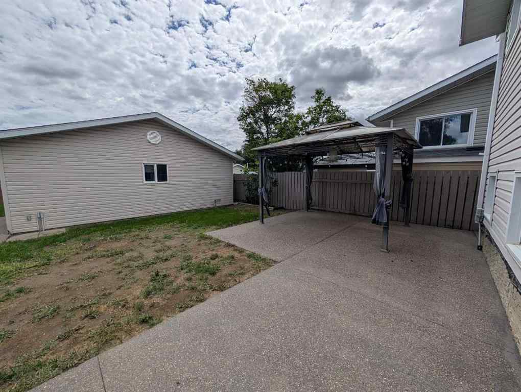 MLS® A2247769 - 2057 7 Avenue NE in Northeast Crescent Heights Medicine Hat, Residential