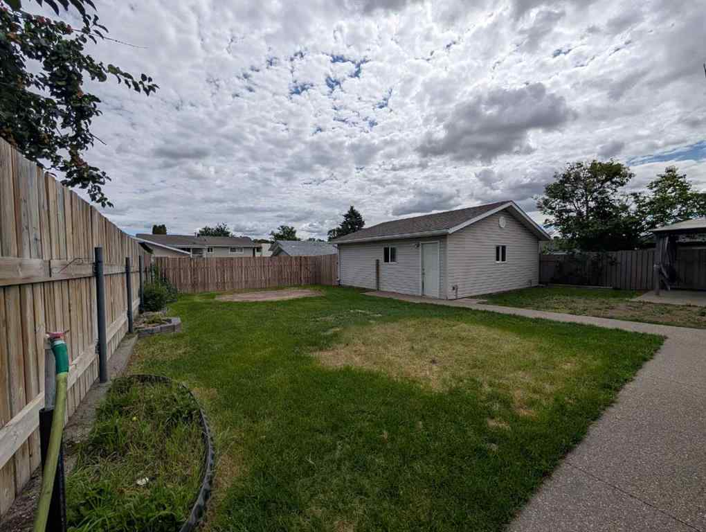 MLS® A2247769 - 2057 7 Avenue NE in Northeast Crescent Heights Medicine Hat, Residential