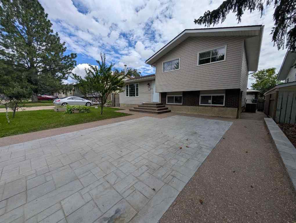 MLS® A2247769 - 2057 7 Avenue NE in Northeast Crescent Heights Medicine Hat, Residential