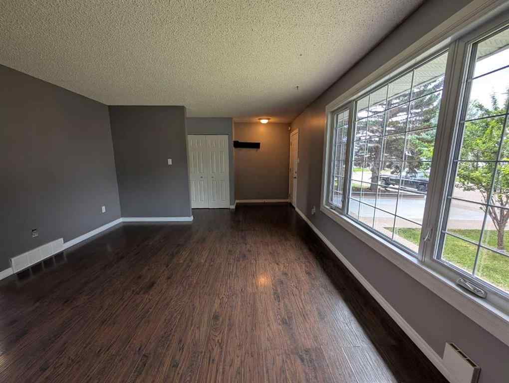 MLS® A2247769 - 2057 7 Avenue NE in Northeast Crescent Heights Medicine Hat, Residential
