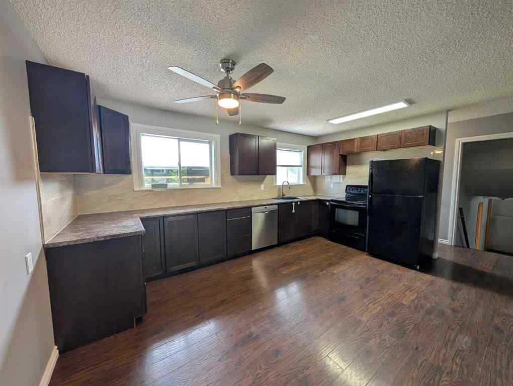 MLS® A2247769 - 2057 7 Avenue NE in Northeast Crescent Heights Medicine Hat, Residential