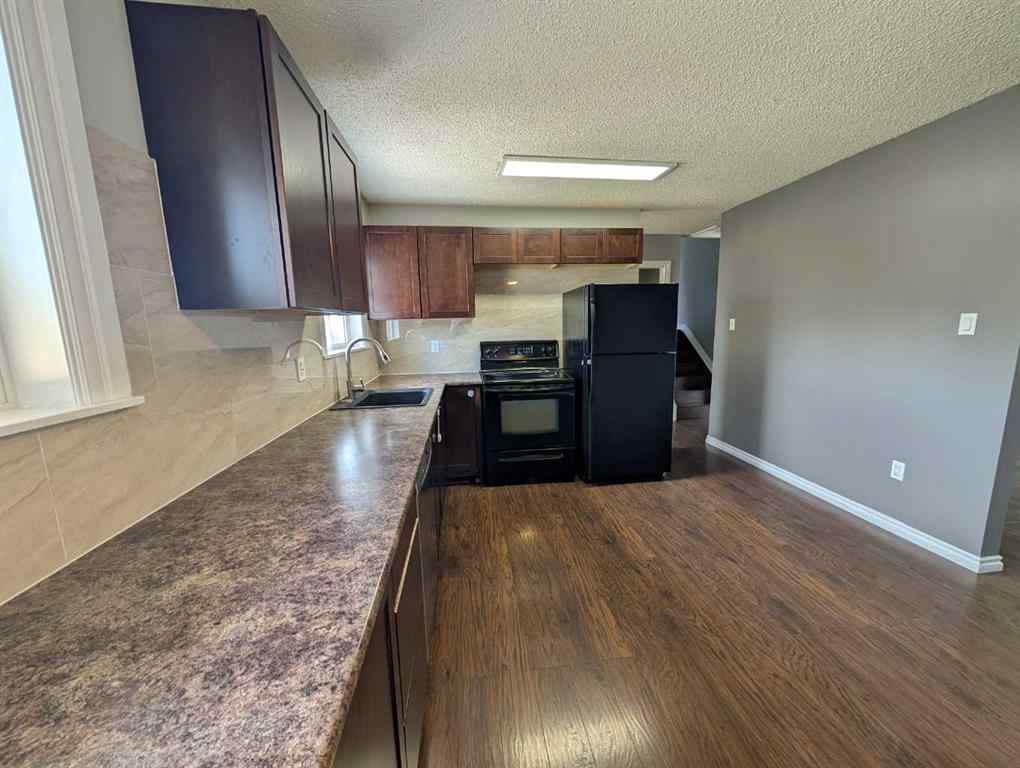 MLS® A2247769 - 2057 7 Avenue NE in Northeast Crescent Heights Medicine Hat, Residential
