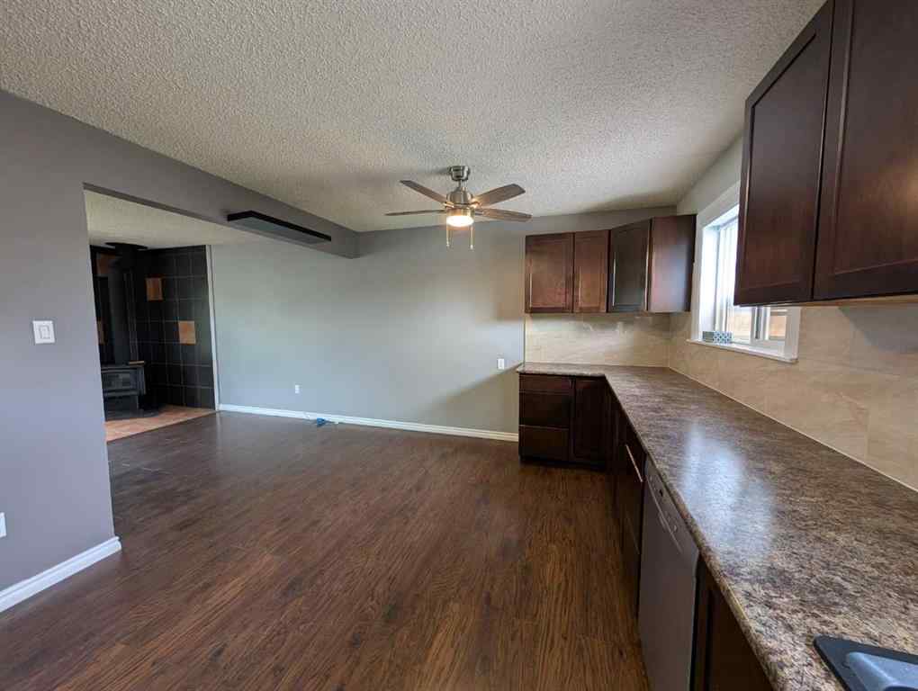 MLS® A2247769 - 2057 7 Avenue NE in Northeast Crescent Heights Medicine Hat, Residential