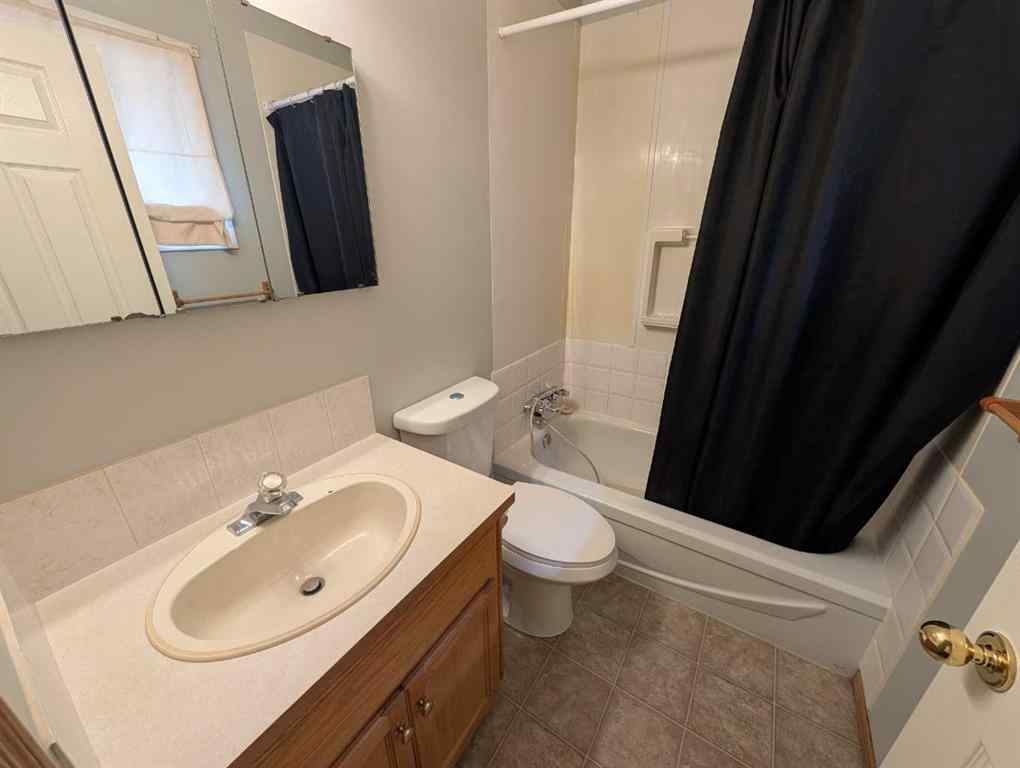 MLS® A2247769 - 2057 7 Avenue NE in Northeast Crescent Heights Medicine Hat, Residential