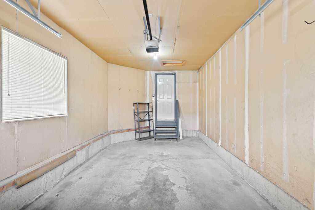 MLS® A2247775 - 31 Silvergrove Close NW in Silver Springs Calgary, Residential