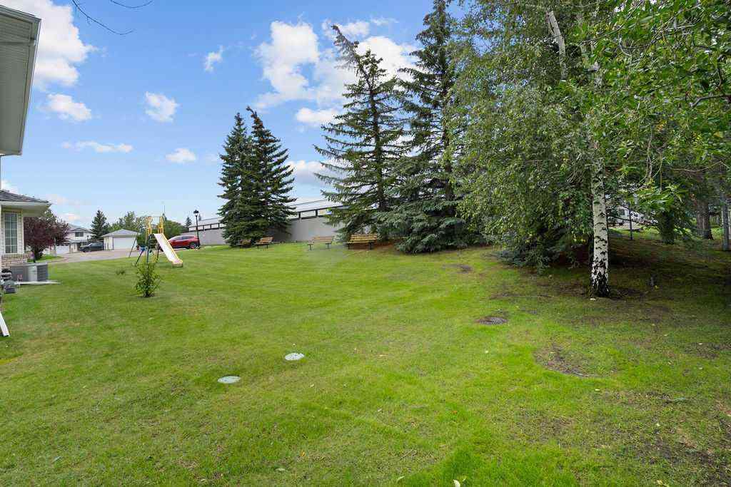 MLS® A2247775 - 31 Silvergrove Close NW in Silver Springs Calgary, Residential