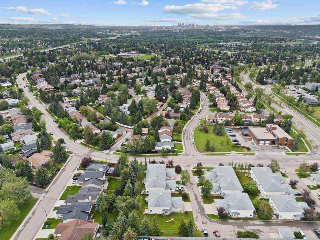 MLS® A2247775 - 31 Silvergrove Close NW in Silver Springs Calgary, Residential