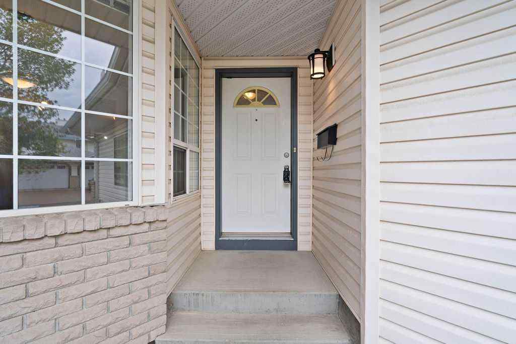 MLS® A2247775 - 31 Silvergrove Close NW in Silver Springs Calgary, Residential