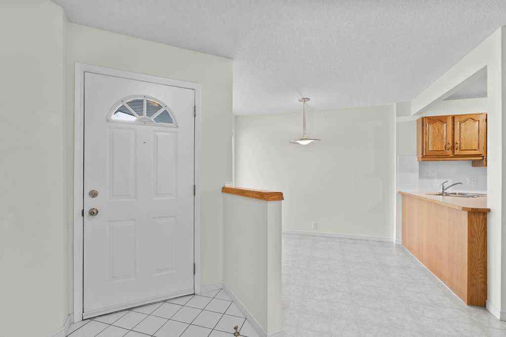 MLS® A2247775 - 31 Silvergrove Close NW in Silver Springs Calgary, Residential