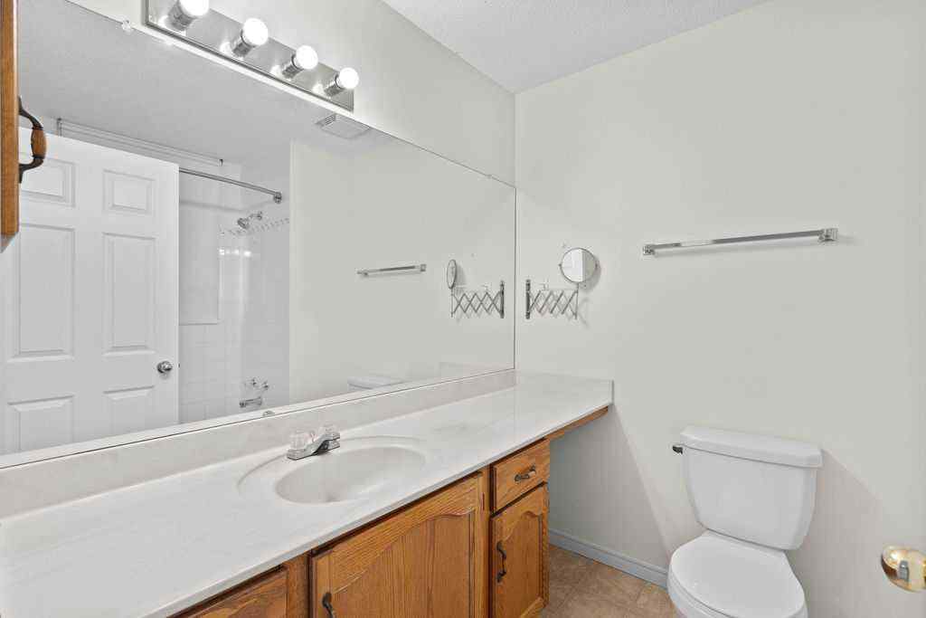 MLS® A2247775 - 31 Silvergrove Close NW in Silver Springs Calgary, Residential