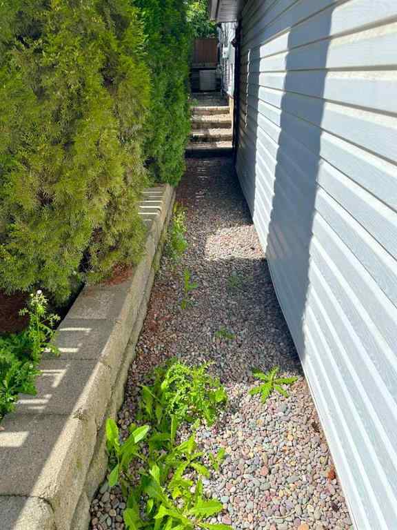 MLS® A2247783 - 4719 46 Avenue  in Palo Sylvan Lake, Residential