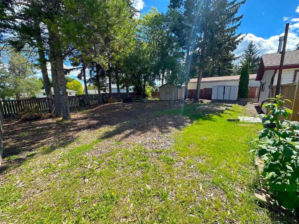 MLS® A2247783 - 4719 46 Avenue  in Palo Sylvan Lake, Residential