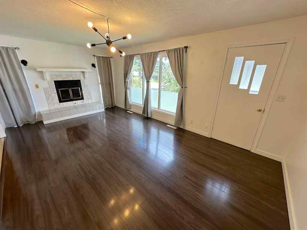 MLS® A2247783 - 4719 46 Avenue  in Palo Sylvan Lake, Residential