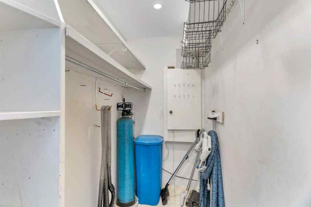 MLS® A2247824 - 180 Marina Bay Court  in Marina Bay Sylvan Lake, Residential