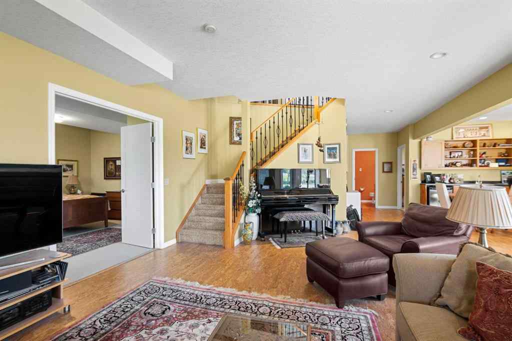 MLS® A2247831 - 38 Sienna Ridge Landing SW in Signal Hill Calgary, Residential