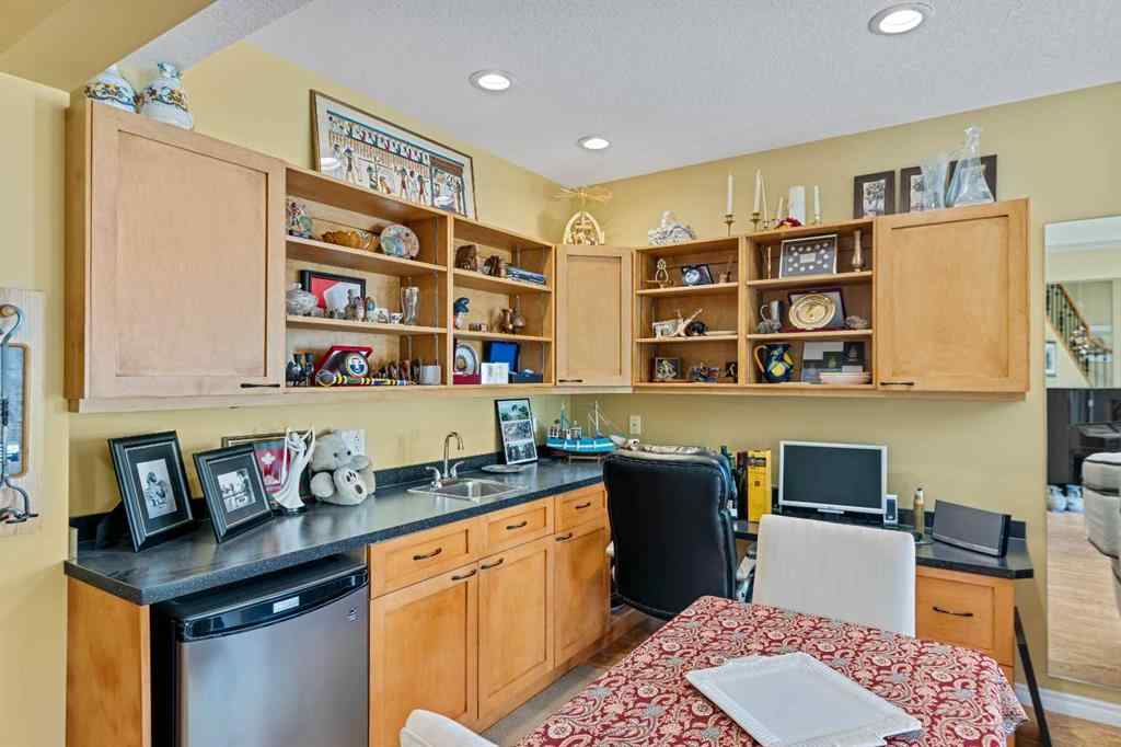 MLS® A2247831 - 38 Sienna Ridge Landing SW in Signal Hill Calgary, Residential