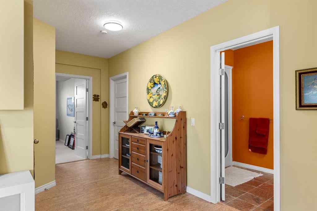 MLS® A2247831 - 38 Sienna Ridge Landing SW in Signal Hill Calgary, Residential