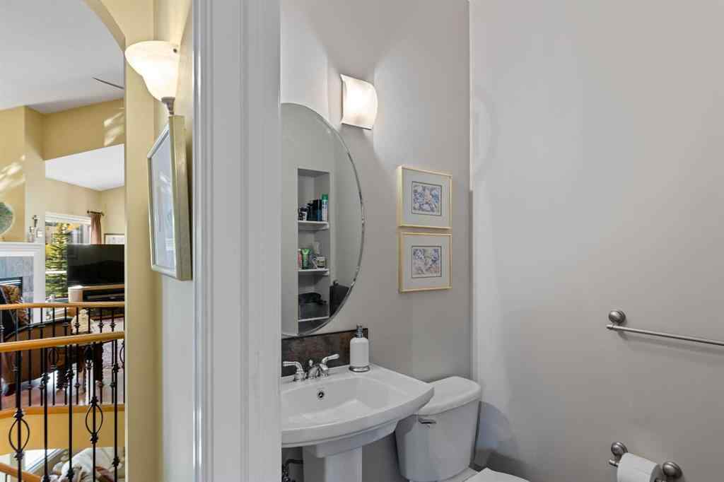 MLS® A2247831 - 38 Sienna Ridge Landing SW in Signal Hill Calgary, Residential