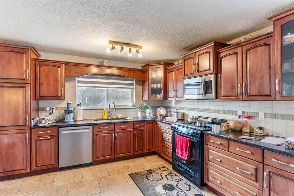 MLS® A2247834 - 2710 88 Street SE in NONE Calgary, Residential