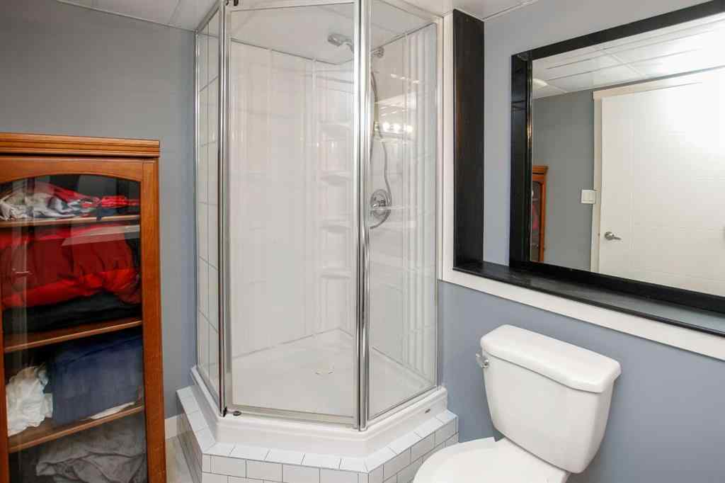 MLS® A2247835 - 6 Henderson Crescent  in Hawkridge Estates Penhold, Residential
