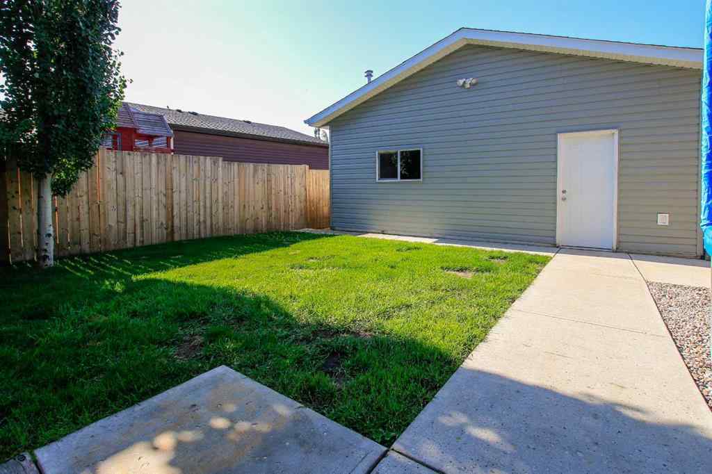 MLS® A2247835 - 6 Henderson Crescent  in Hawkridge Estates Penhold, Residential