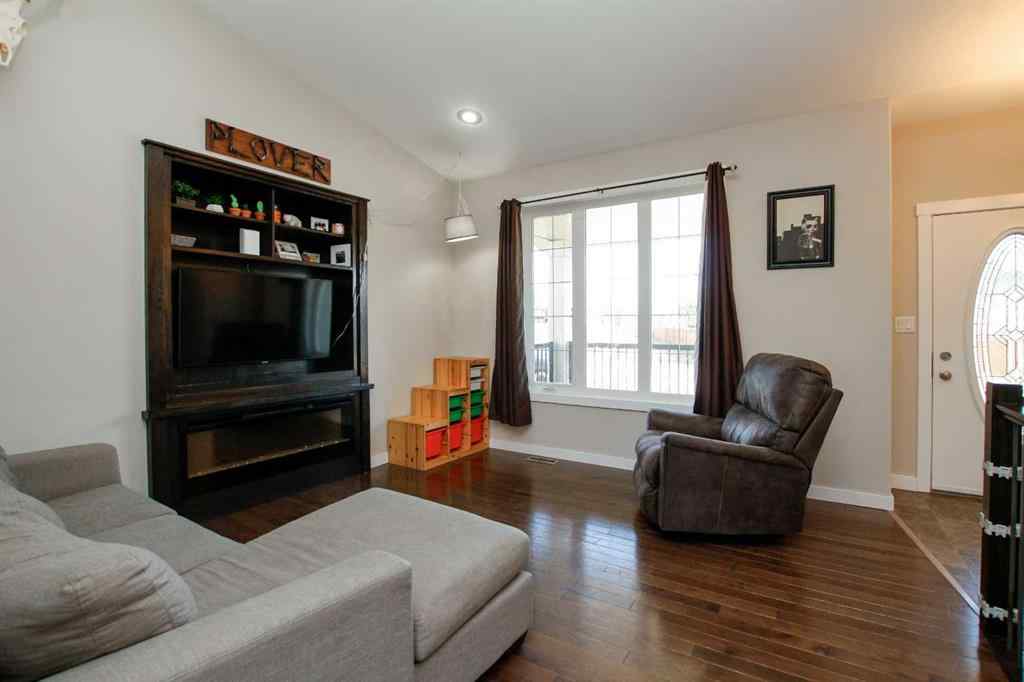 MLS® A2247835 - 6 Henderson Crescent  in Hawkridge Estates Penhold, Residential