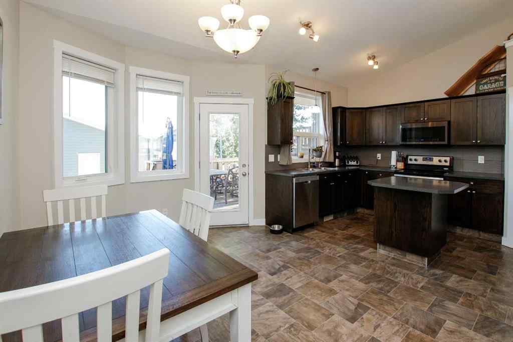MLS® A2247835 - 6 Henderson Crescent  in Hawkridge Estates Penhold, Residential
