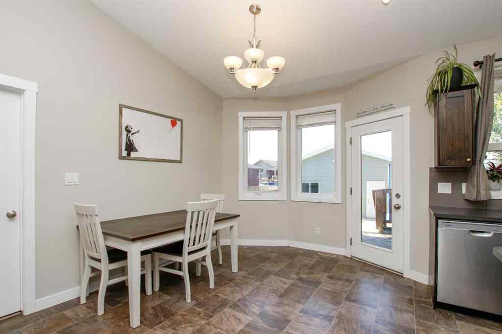 MLS® A2247835 - 6 Henderson Crescent  in Hawkridge Estates Penhold, Residential