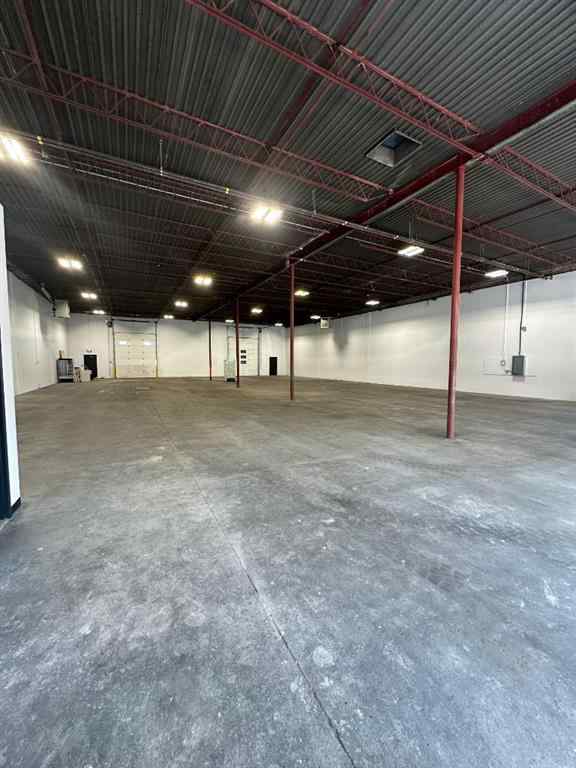 MLS® A2247851 - Unit #Bay #4 & #5 5608 Burbank Crescent SE in Burns Industrial Calgary, Commercial